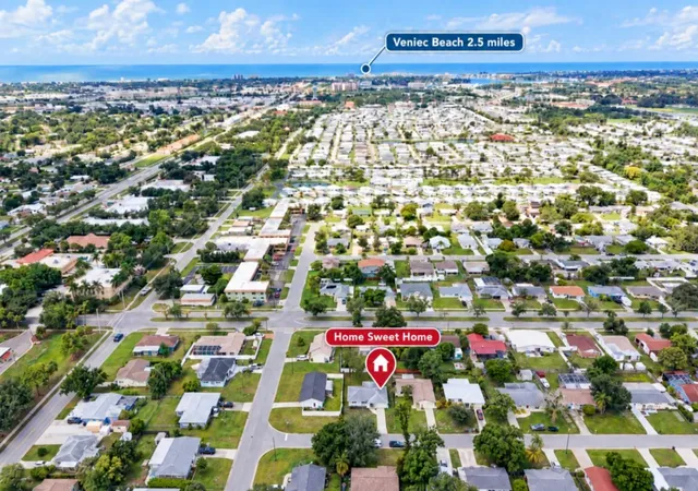 Photo 3 of Single family home for sale at 1019 Hope St, Venice, FL 34285 | MLS# A4706796 | Listing updated on 2026-09-21