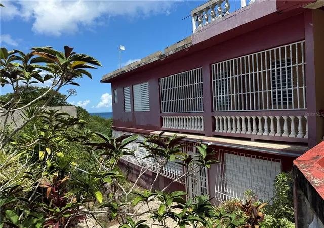 Photo 3 of Single family home for sale at 524 Comm Santa Maria, Vieques, PR 00765 | MLS# PR9124339 | Listing updated on 2026-10-01