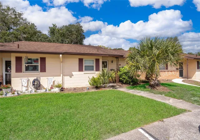 Photo 1 of Condo for sale at 6 Villa Villar Ct #60, Deland, FL 32724 | MLS# V4951394 | Listing updated on 2026-09-21