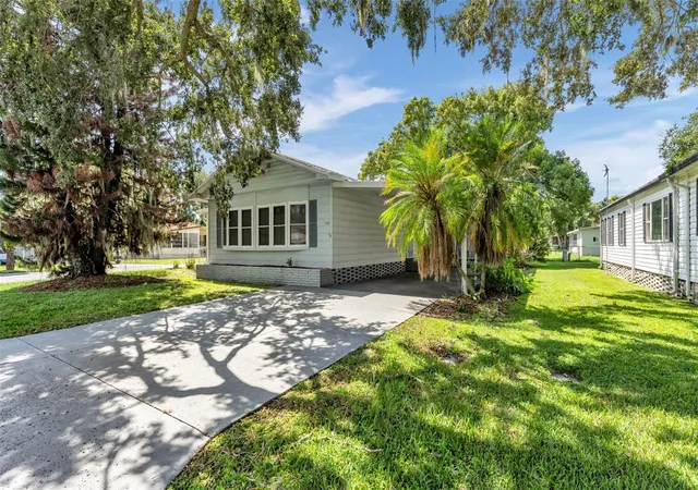 Photo 2 of Manufactured home for sale at 1610 Reynolds Rd #128, Lakeland, FL 33801 | MLS# L4965208 | Listing updated on 2026-09-28