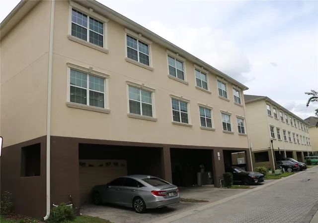 Photo 2 of Townhouse for sale at 10144 Arbor Run Dr #116, Tampa, FL 33647 | MLS# TB8550558 | Listing updated on 2026-09-21
