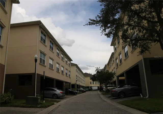 Photo 3 of Townhouse for sale at 10144 Arbor Run Dr #116, Tampa, FL 33647 | MLS# TB8550558 | Listing updated on 2026-09-21