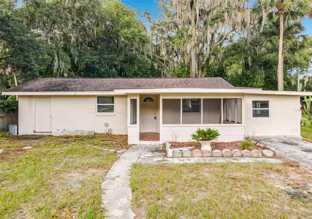 Photo 2 of Single family home for sale at 318 S Massachusetts Ave, Deland, FL 32724 | MLS# O6443473 | Listing updated on 2026-10-08