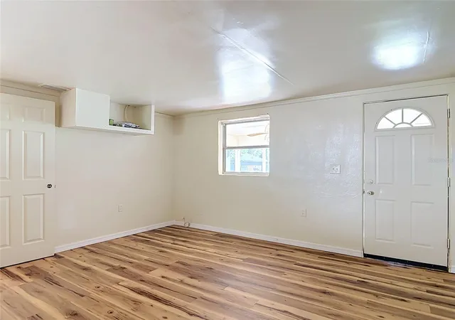 Photo 3 of Single family home for sale at 318 S Massachusetts Ave, Deland, FL 32724 | MLS# O6443473 | Listing updated on 2026-10-08