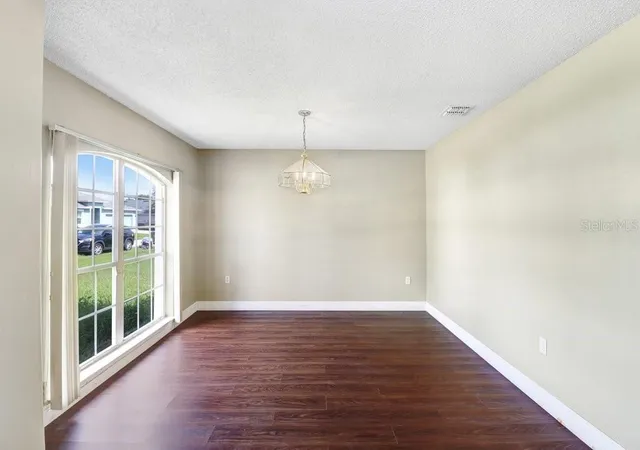 Photo 3 of Single family home for sale at 352 Clermont Dr, Kissimmee, FL 34759 | MLS# L4965210 | Listing updated on 2026-09-21