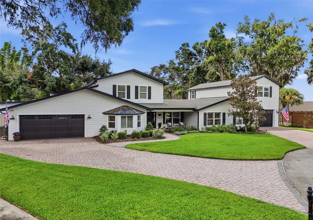 Photo 2 of Sale Pending at 9668 Woodmont Pl, Windermere, FL 34786 | MLS# O6443475 | Listing updated on 2026-09-26