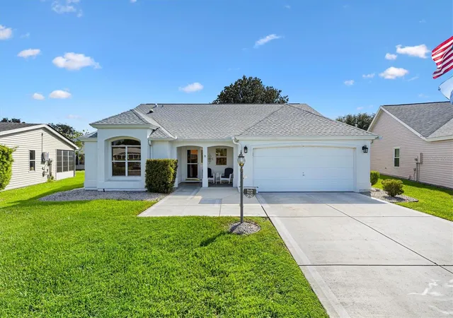 Single family home for sale at 918 Chula Ct, LADY LAKE, FL 32159 | MLS# G5118063