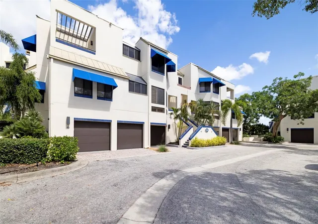 Photo 2 of Townhouse for sale at 1920 Harbourside Dr #1003, Longboat Key, FL 34228 | MLS# A4706809 | Listing updated on 2026-10-12
