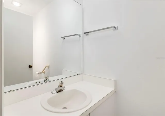 Photo 4 of Townhouse for sale at 1920 Harbourside Dr #1003, Longboat Key, FL 34228 | MLS# A4706809 | Listing updated on 2026-10-12