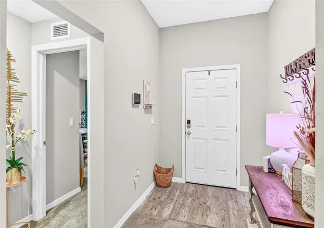 Photo 4 of Single family home for sale at 5605 Arlington River Dr, Lakeland, FL 33811 | MLS# O6443484 | Listing updated on 2026-09-22