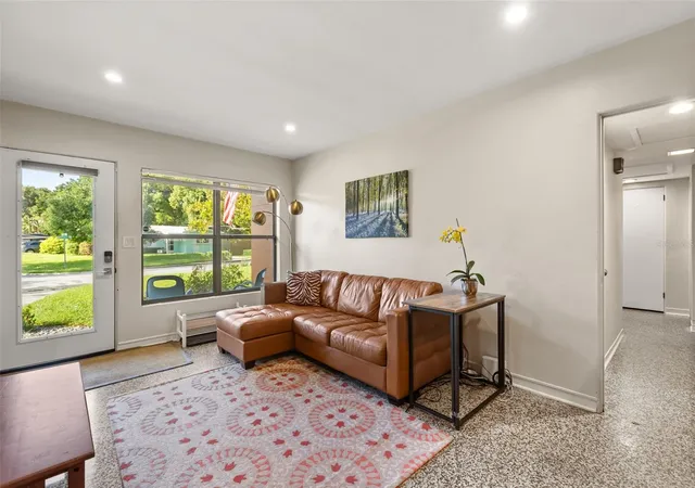 Photo 2 of Single family home for sale at 1721 Montcalm St, Orlando, FL 32806 | MLS# O6443487 | Listing updated on 2026-09-22