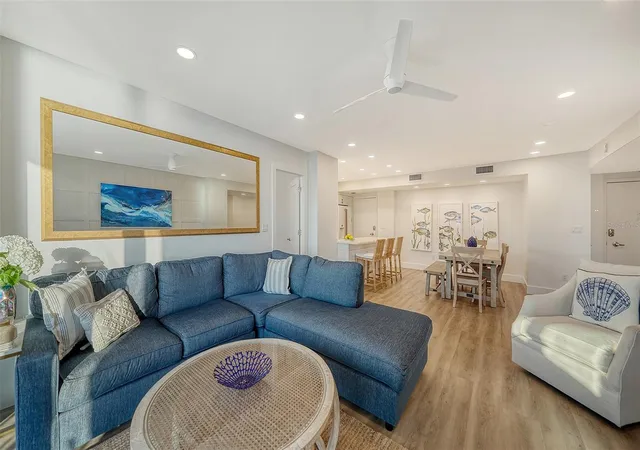 Photo 4 of Condo for sale at 1212 Benjamin Franklin Dr #604, Sarasota, FL 34236 | MLS# A4706813 | Listing updated on 2026-09-22