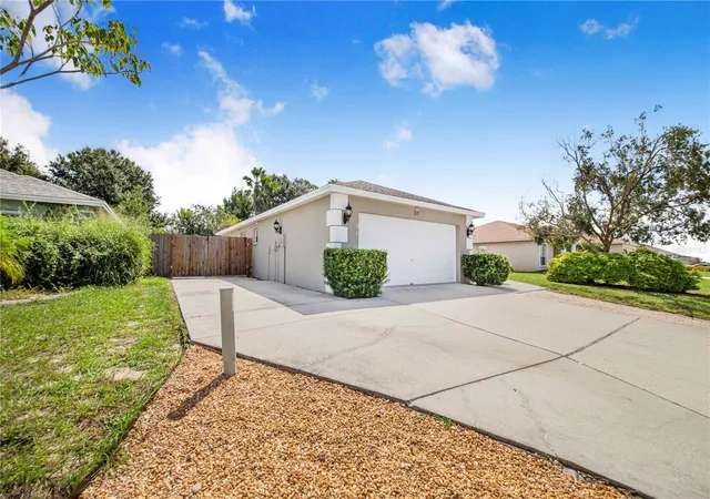 Photo 2 of Single family home for sale at 817 Reflections Loop E, Winter Haven, FL 33884 | MLS# L4965212 | Listing updated on 2026-09-22