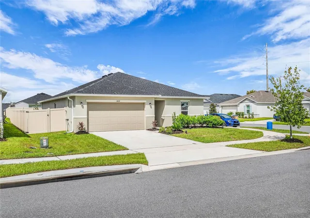 Photo 3 of Single family home for sale at 3804 Pronghorn Dr, Saint Cloud, FL 34772 | MLS# S5157985 | Listing updated on 2026-10-16