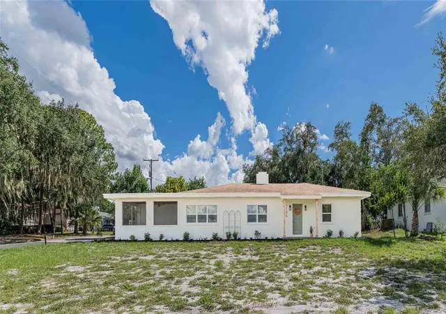 Photo 1 of Single family home for sale at 1196 Lake Elbert Dr Se, Winter Haven, FL 33880 | MLS# P4939949 | Listing updated on 2026-09-23