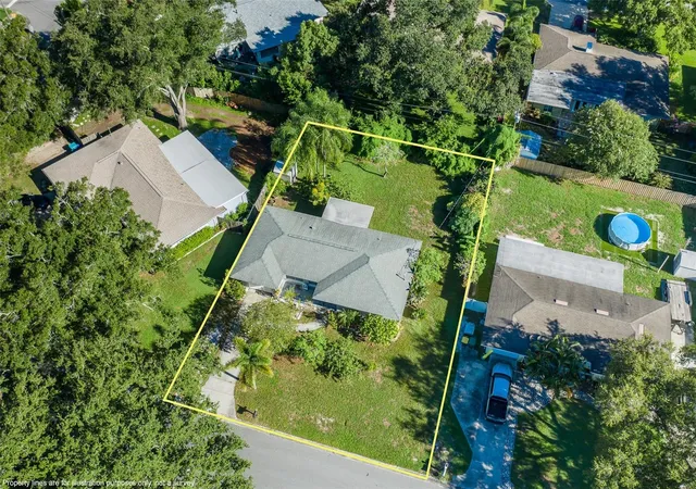 Photo 3 of Single family home for sale at 1606 Fruitwood Dr, Clearwater, FL 33756 | MLS# W7889678 | Listing updated on 2026-09-22