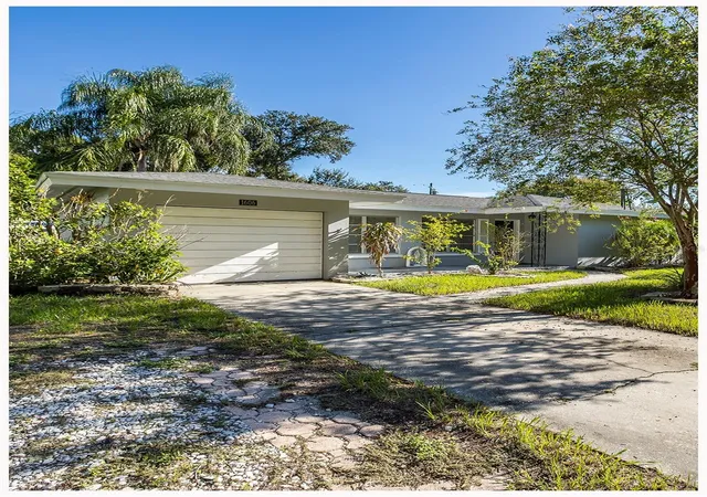 Photo 4 of Single family home for sale at 1606 Fruitwood Dr, Clearwater, FL 33756 | MLS# W7889678 | Listing updated on 2026-09-22