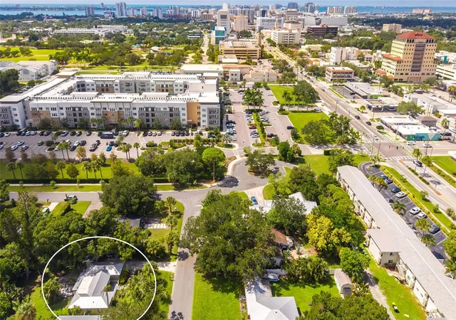 Photo 3 of Single family home for sale at 2316 Gull Ln, Sarasota, FL 34237 | MLS# A4706817 | Listing updated on 2026-09-29