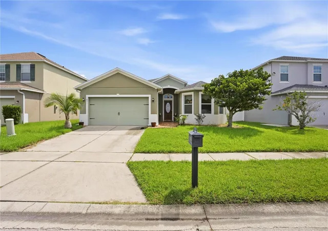 Photo 1 of Single family home for sale at 1831 Betsy Ross Ln, Saint Cloud, FL 34769 | MLS# S5157986 | Listing updated on 2026-10-11