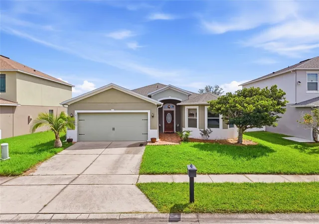 Photo 3 of Single family home for sale at 1831 Betsy Ross Ln, Saint Cloud, FL 34769 | MLS# S5157986 | Listing updated on 2026-10-11