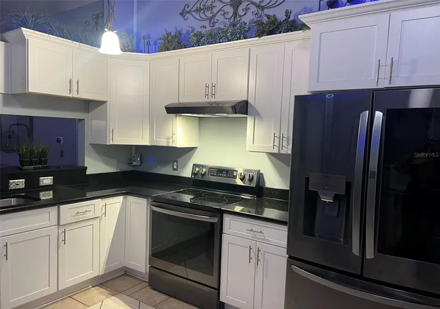 Photo 2 of Single family home for sale at 856 Delfino Pl, Lake Mary, FL 32746 | MLS# O6443498 | Listing updated on 2026-09-29