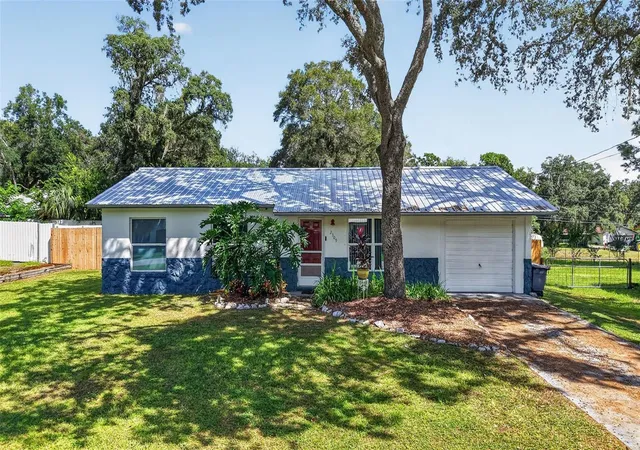 Single family home for sale at 2309 NE 38th Street, OCALA, FL 34479 | MLS# OM732626
