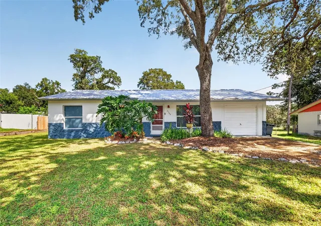 Photo 2 of Single family home for sale at 2309 NE 38th Street, Ocala, FL 34479 | MLS# OM732626 | Listing updated on 2026-09-22