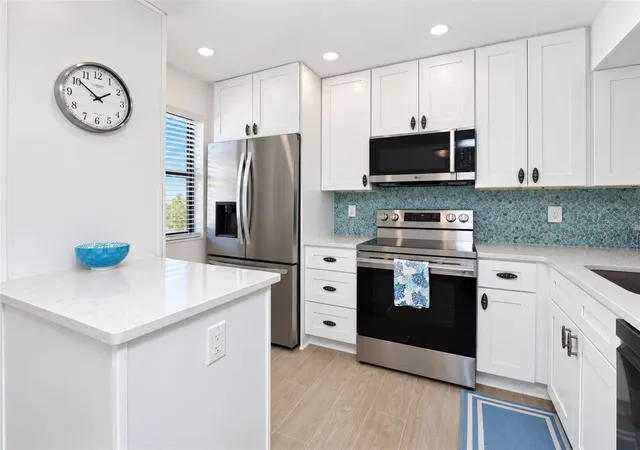 Photo 4 of Condo for sale at 1501 Beach Rd #406, Englewood, FL 34223 | MLS# D6148855 | Listing updated on 2026-10-02