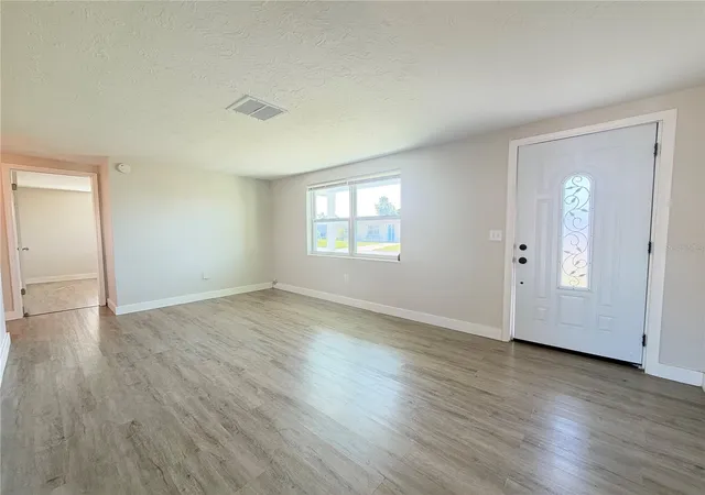 Photo 3 of Single family home for sale at 3811 Beechwood Dr, Holiday, FL 34691 | MLS# W7889682 | Listing updated on 2026-10-07