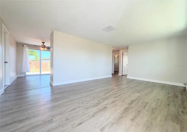 Photo 3 of Single family home for sale at 3811 Beechwood Dr, Holiday, FL 34691 | MLS# W7889682 | Listing updated on 2026-10-07