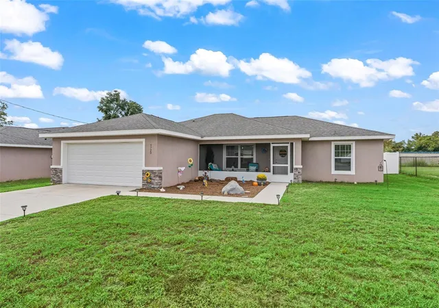 Single family home for sale at 9720 SE 157th Lane, SUMMERFIELD, FL 34491 | MLS# G5118067