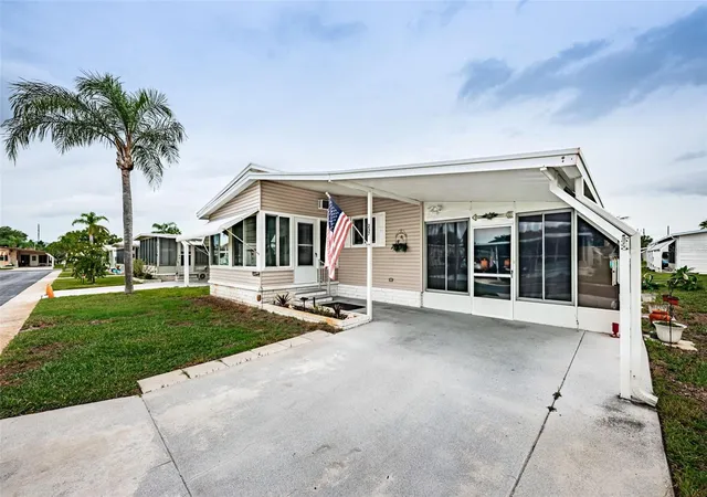 Photo 3 of Manufactured home for sale at 39820 US Hwy 19 N #237, Tarpon Springs, FL 34689 | MLS# TB8550635 | Listing updated on 2026-10-22