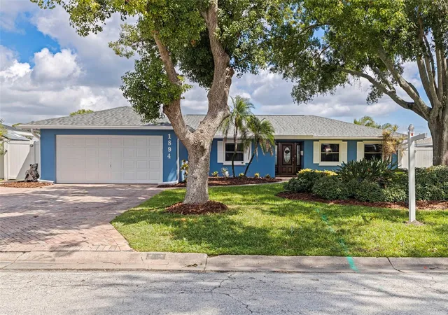 Photo 2 of Single family home for sale at 1894 Tanglewood Dr Ne, Saint Petersburg, FL 33702 | MLS# TB8550636 | Listing updated on 2026-10-21