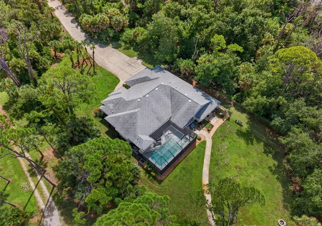 Photo 2 of Single family home for sale at 150 N Oxford Dr, Englewood, FL 34223 | MLS# C7530988 | Listing updated on 2026-10-06