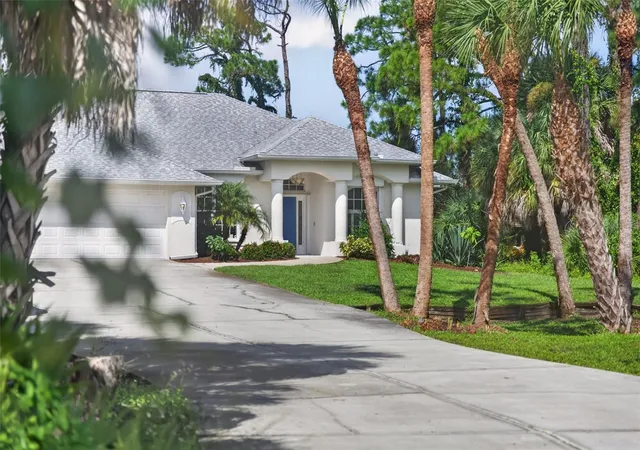 Photo 3 of Single family home for sale at 150 N Oxford Dr, Englewood, FL 34223 | MLS# C7530988 | Listing updated on 2026-10-06
