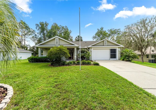 Single family home for sale at 19696 SW 93rd Lane, DUNNELLON, FL 34432 | MLS# TB8550639