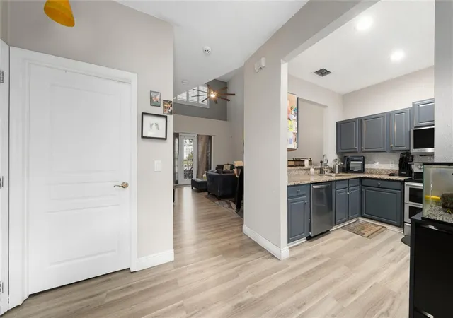 Photo 3 of Townhouse for sale at 13301 Summerton Dr, Orlando, FL 32824 | MLS# S5157992 | Listing updated on 2026-09-22