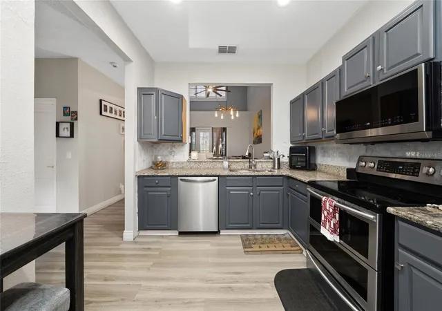 Photo 4 of Townhouse for sale at 13301 Summerton Dr, Orlando, FL 32824 | MLS# S5157992 | Listing updated on 2026-09-22