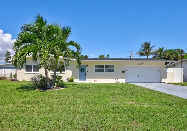 Photo 1 of Single family home for sale at 3672 Searobin Dr Se, Saint Petersburg, FL 33705 | MLS# TB8550654 | Listing updated on 2026-10-20