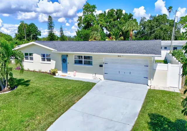Photo 2 of Single family home for sale at 3672 Searobin Dr Se, Saint Petersburg, FL 33705 | MLS# TB8550654 | Listing updated on 2026-10-20