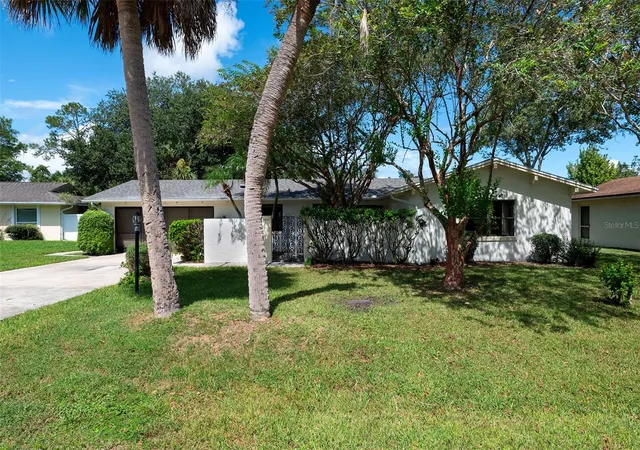 Photo 2 of Single family home for sale at 83 Farragut Dr, Palm Coast, FL 32137 | MLS# FC321591 | Listing updated on 2026-10-03