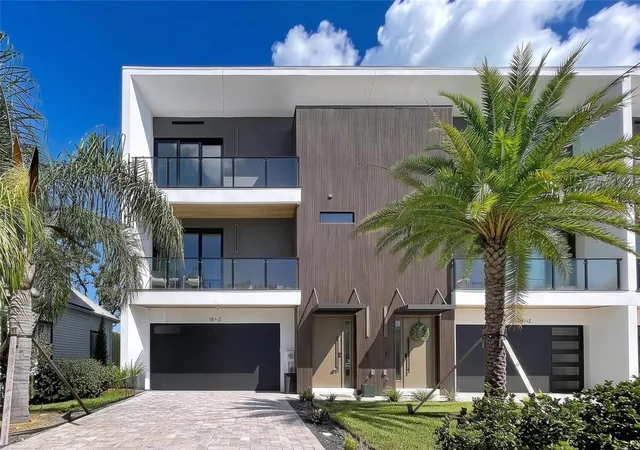 Photo 1 of Townhouse for sale at 101 W Warren Ave #3, Tampa, FL 33602 | MLS# TB8550656 | Listing updated on 2026-09-21