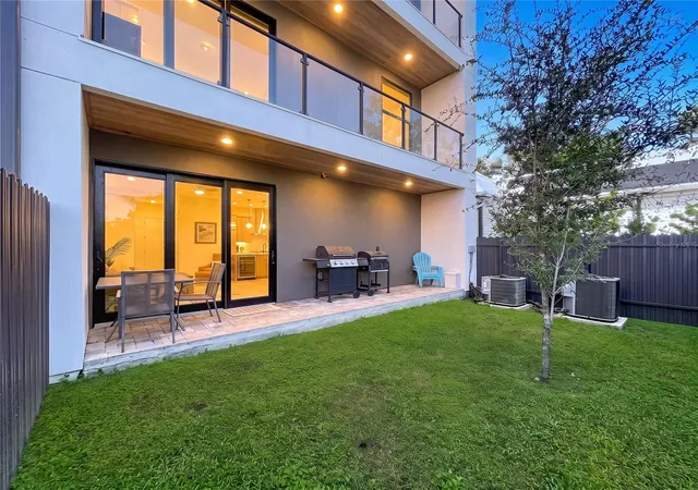 Photo 2 of Townhouse for sale at 101 W Warren Ave #3, Tampa, FL 33602 | MLS# TB8550656 | Listing updated on 2026-09-21