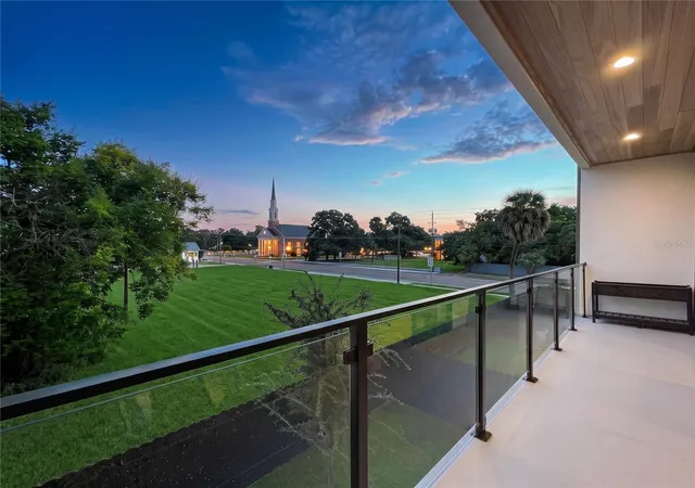 Photo 3 of Townhouse for sale at 101 W Warren Ave #3, Tampa, FL 33602 | MLS# TB8550656 | Listing updated on 2026-09-21
