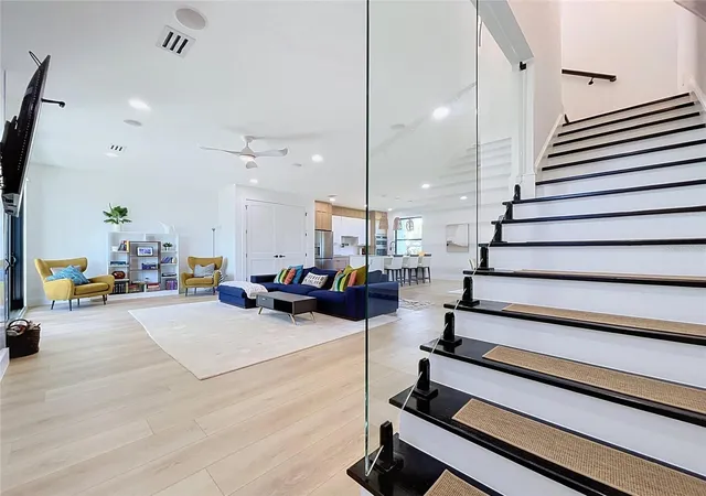 Photo 3 of Townhouse for sale at 101 W Warren Ave #3, Tampa, FL 33602 | MLS# TB8550656 | Listing updated on 2026-09-21