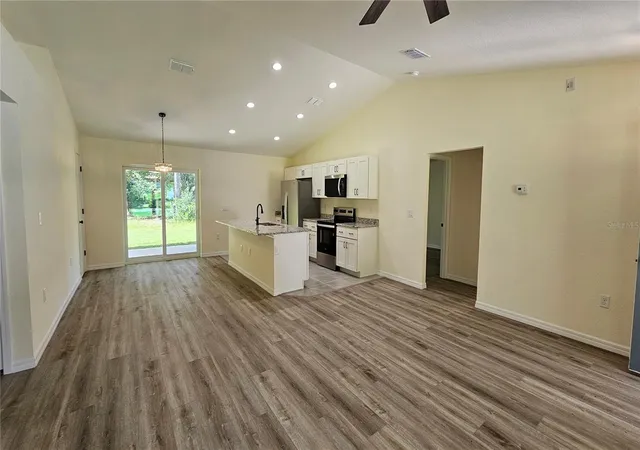 Photo 4 of Single family home for sale at 6 Bay Pass Ter, Ocklawaha, FL 32179 | MLS# G5118071 | Listing updated on 2026-09-24
