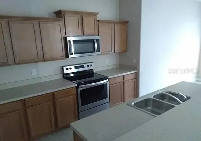 Photo 4 of Single family home for sale at 4814 Hickory Strm Ln, Mulberry, FL 33860 | MLS# TB8550662 | Listing updated on 2026-09-22