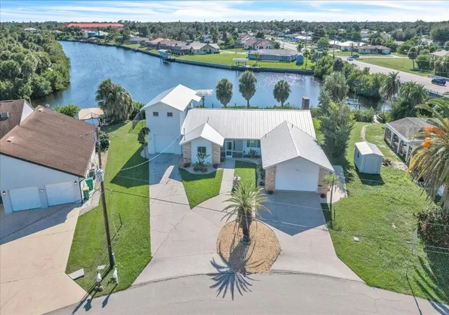 Photo 1 of Single family home for sale at 795 S Ellicott Cir, Port Charlotte, FL 33952 | MLS# C7530992 | Listing updated on 2026-10-21