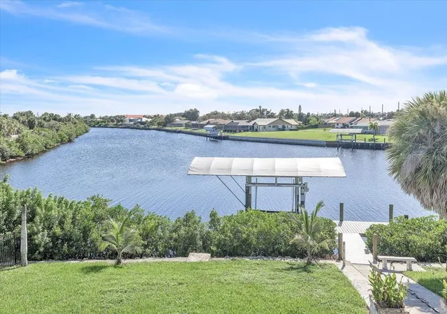 Photo 2 of Single family home for sale at 795 S Ellicott Cir, Port Charlotte, FL 33952 | MLS# C7530992 | Listing updated on 2026-10-21