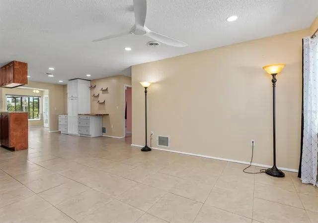 Photo 4 of Single family home for sale at 162 Annapolis Ln, Rotonda West, FL 33947 | MLS# C7530996 | Listing updated on 2026-10-27